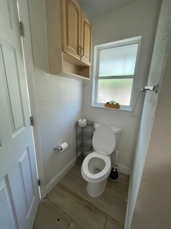 517 96th Ave N #A - Photo 4 of 6