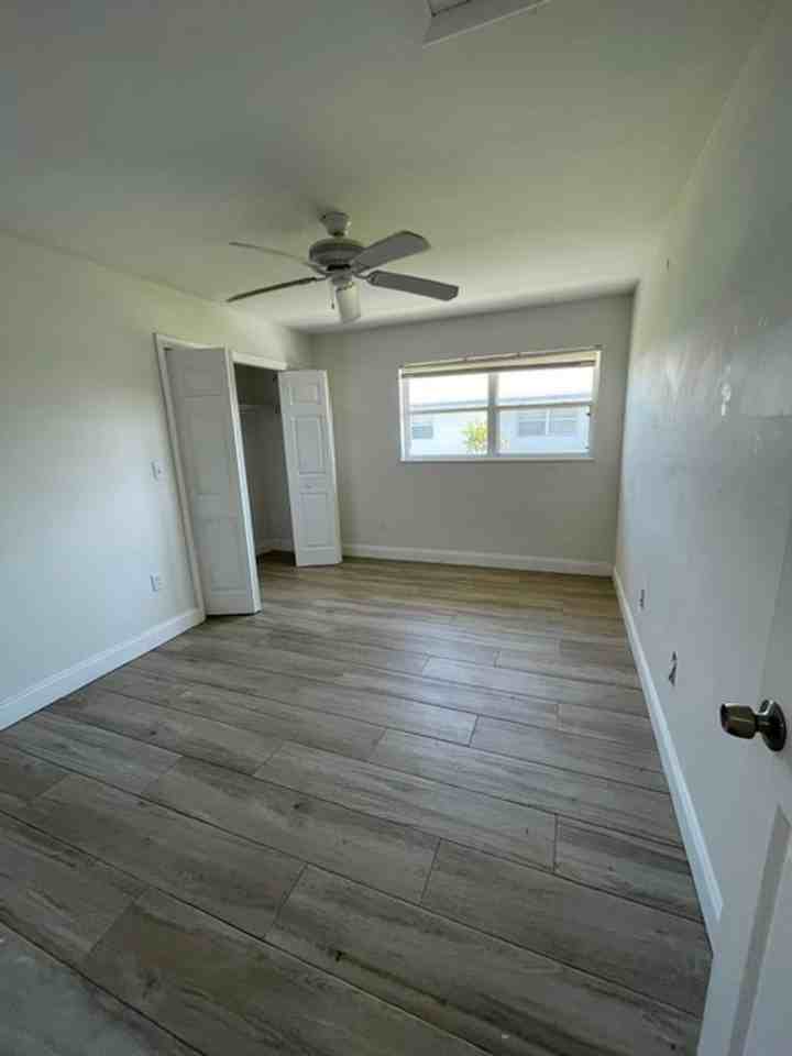 517 96th Ave N #A - Photo 6 of 6