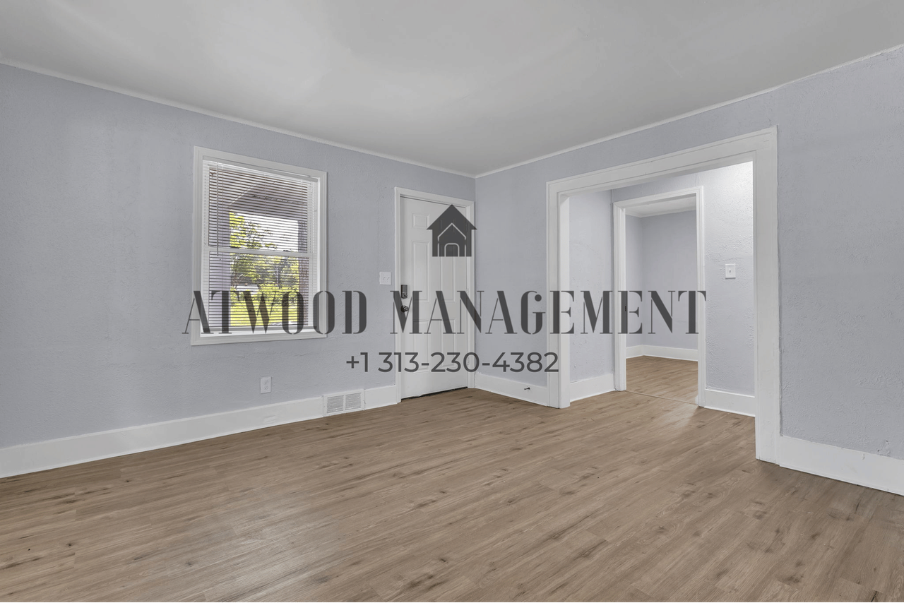 15811 Trinity St - Photo 2 of 16