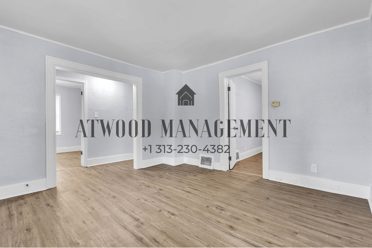15811 Trinity St - Photo 3 of 16