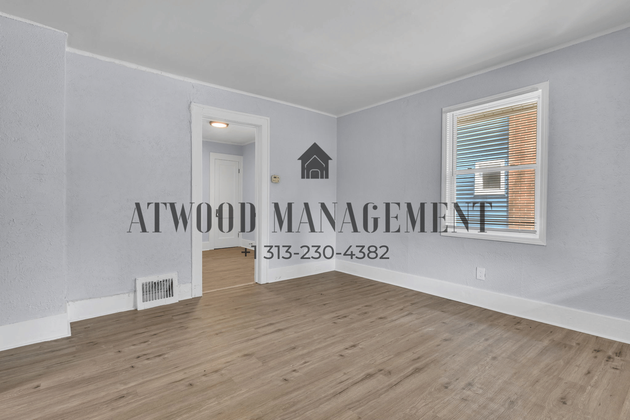15811 Trinity St - Photo 4 of 16