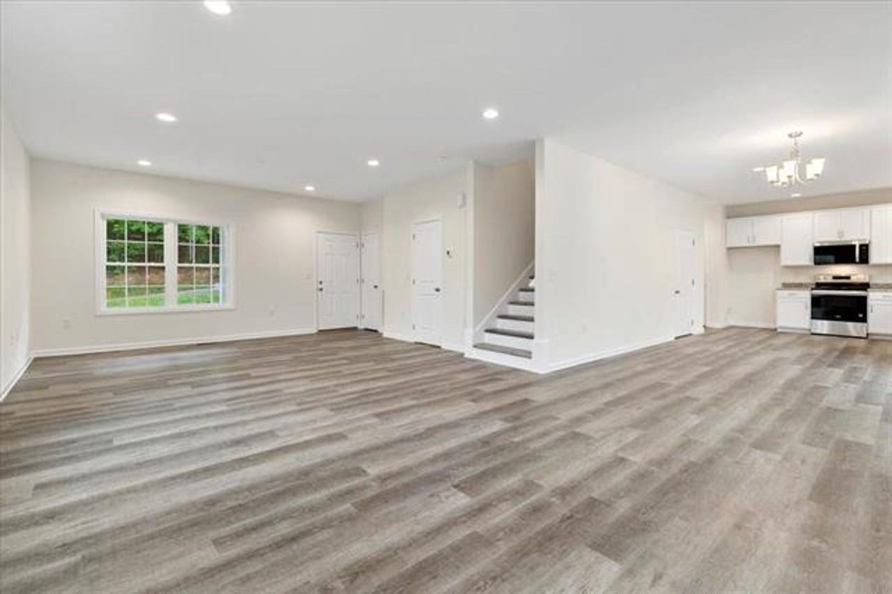 224 Bishop Rd - Photo 5 of 16