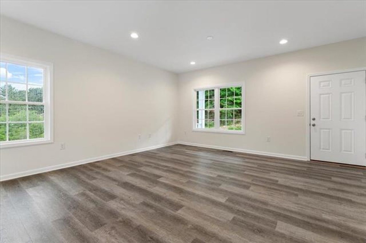 224 Bishop Rd - Photo 6 of 16