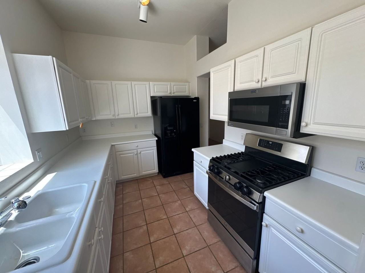 4709 E Prickly Pear Trl - Photo 7 of 22