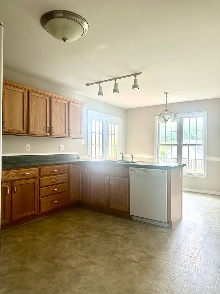 15713 Winding Ash Dr - Photo 4 of 13