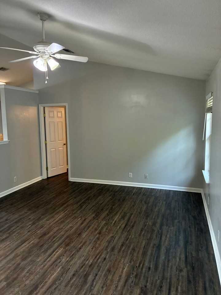 130 Lake Victoria Dr - Photo 6 of 13