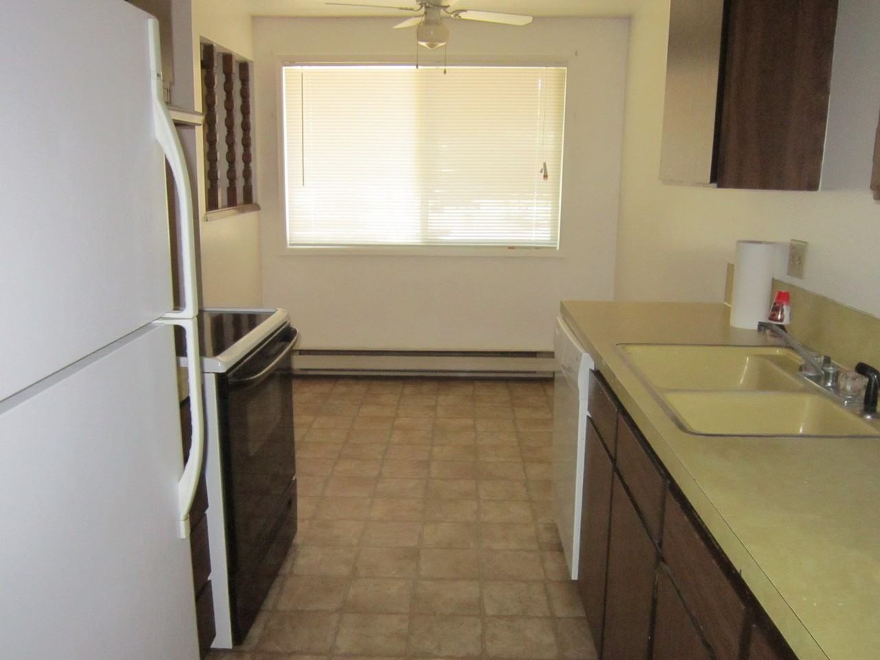 626 Van Ness Ave - Photo 4 of 12