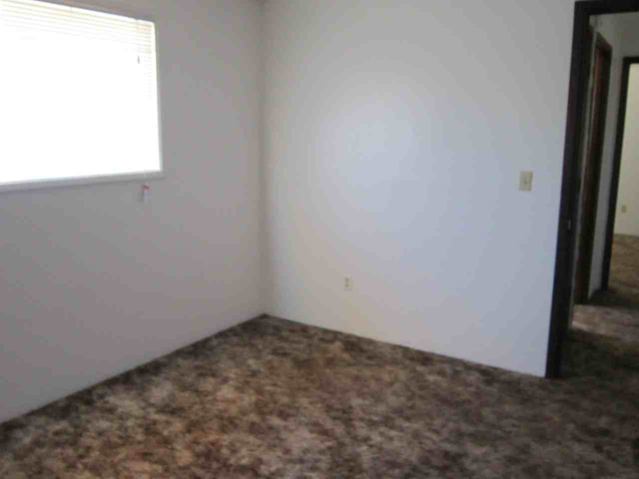 626 Van Ness Ave - Photo 7 of 12