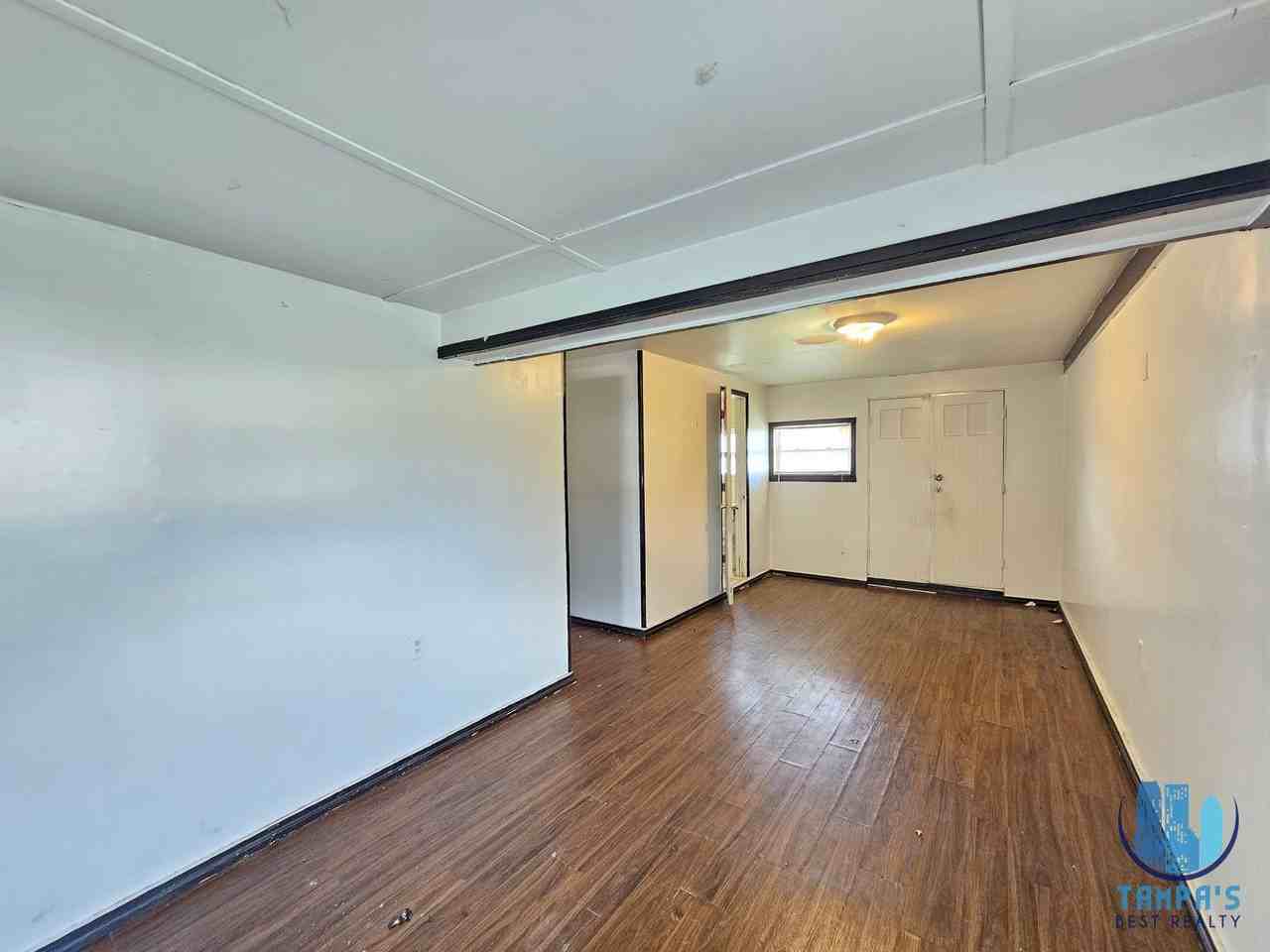 2302 Burns St - Photo 7 of 21