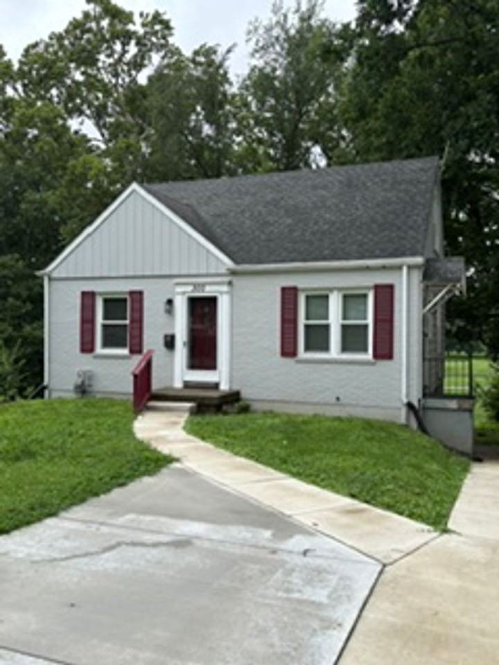 300 Northwestern Pkwy - Photo 2 of 26