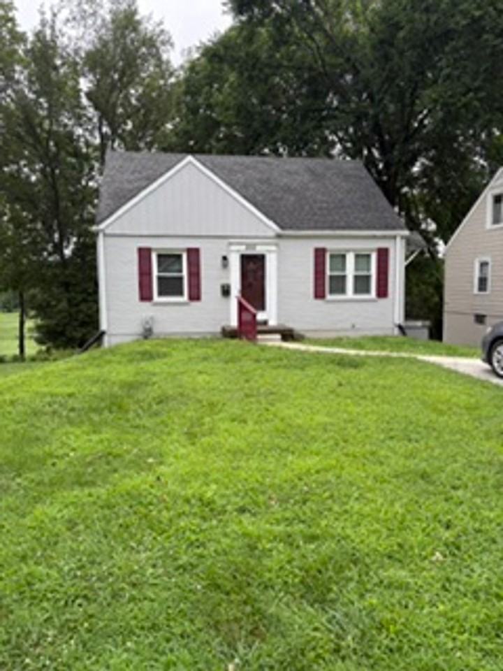 300 Northwestern Pkwy - Photo 3 of 26
