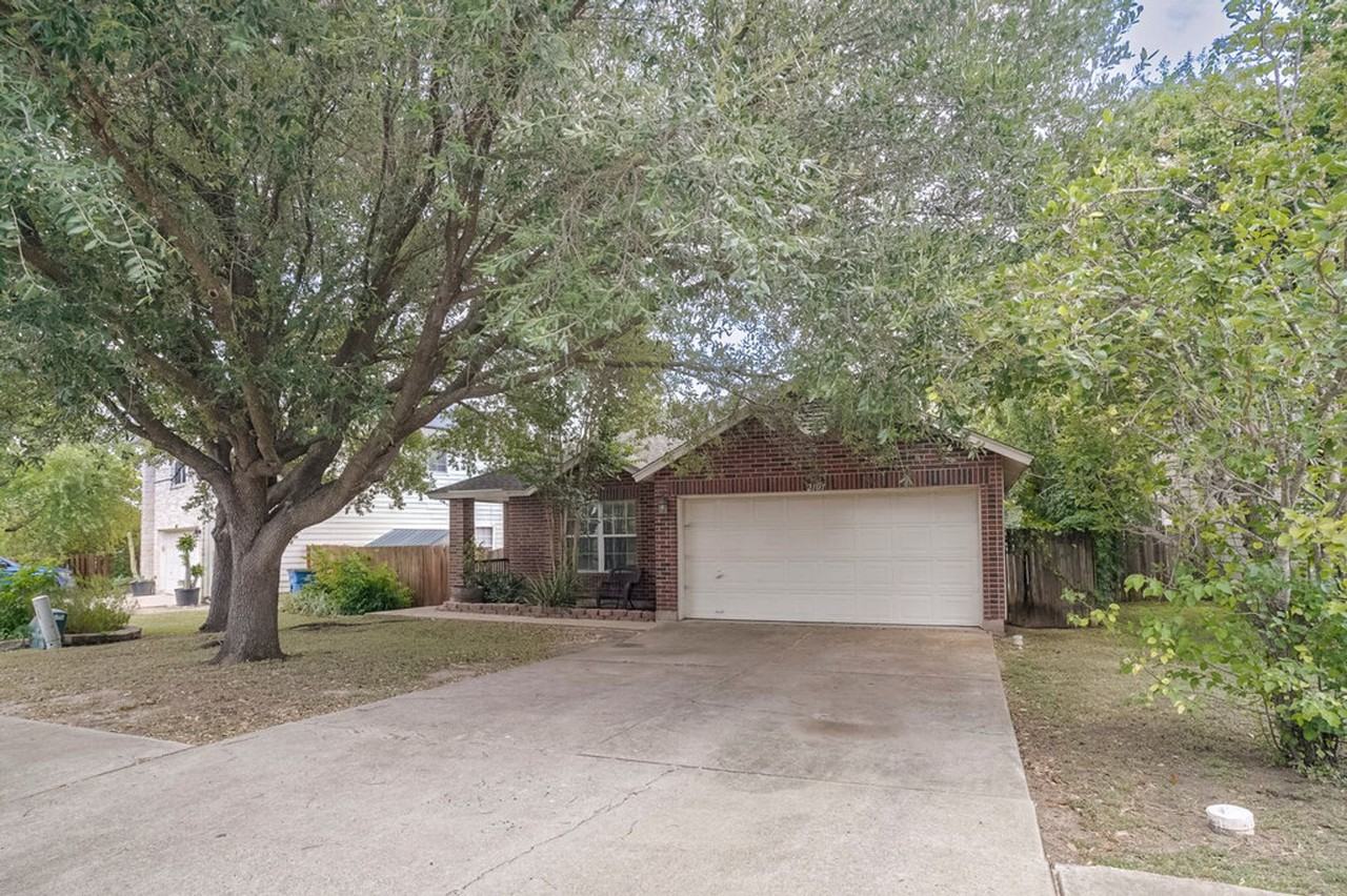 2101 Deer Creek Trl - Photo 2 of 20