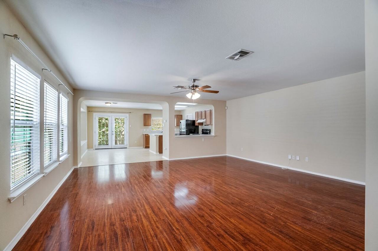 2101 Deer Creek Trl - Photo 3 of 20