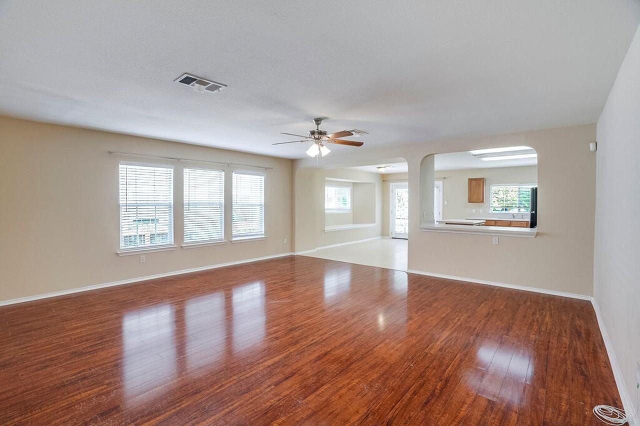 2101 Deer Creek Trl - Photo 4 of 20