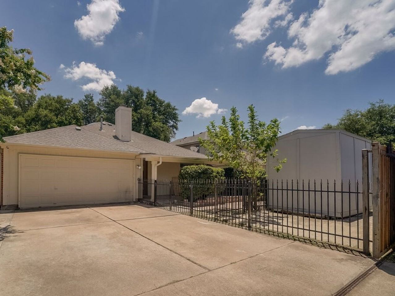 17004 Bishopsgate Dr - Photo 3 of 17
