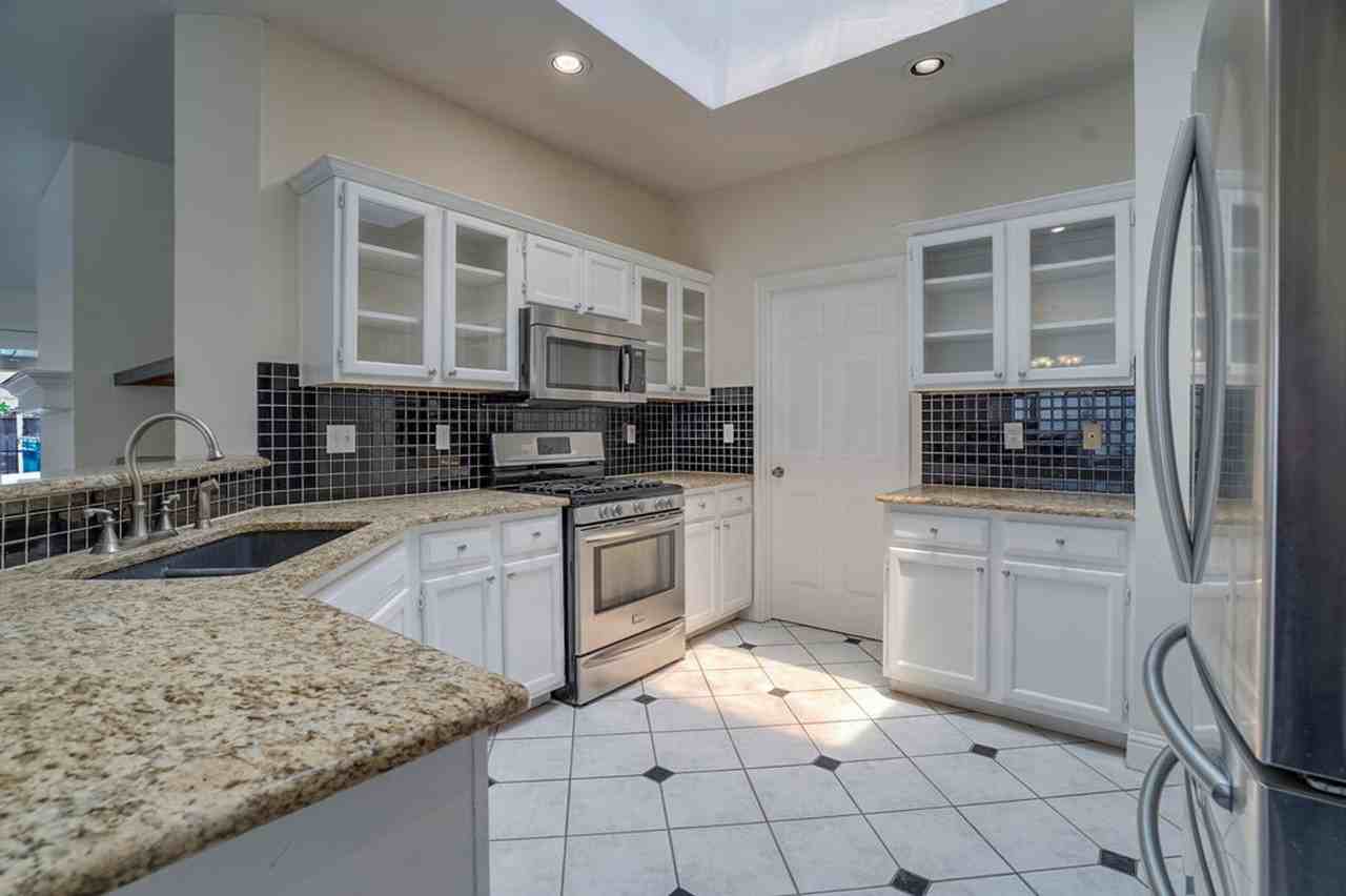 17004 Bishopsgate Dr - Photo 5 of 17