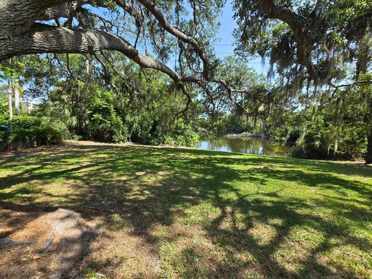 2101 Alvarado Ln - Photo 3 of 27