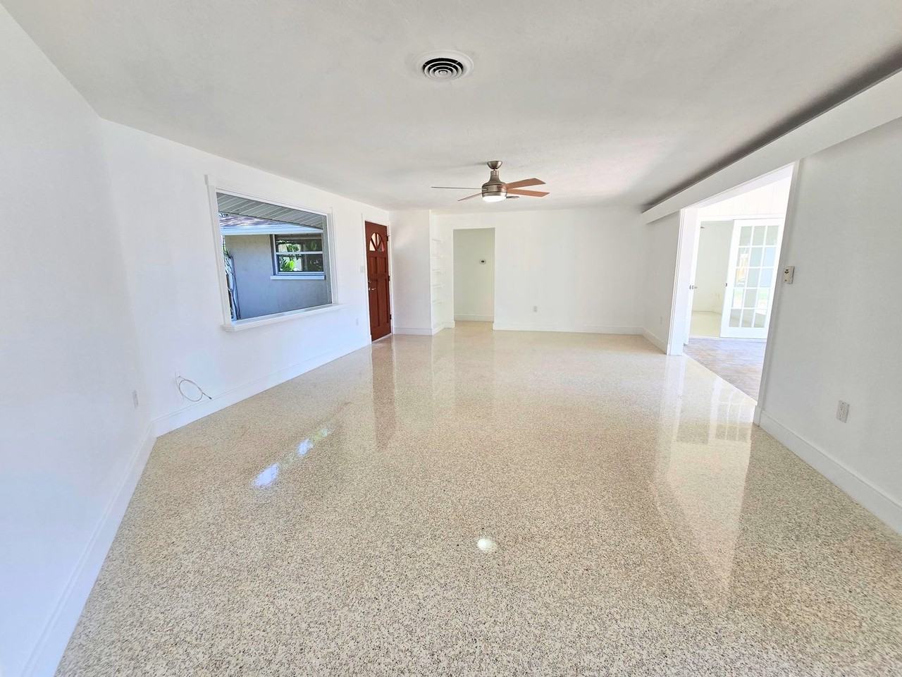 2101 Alvarado Ln - Photo 5 of 27