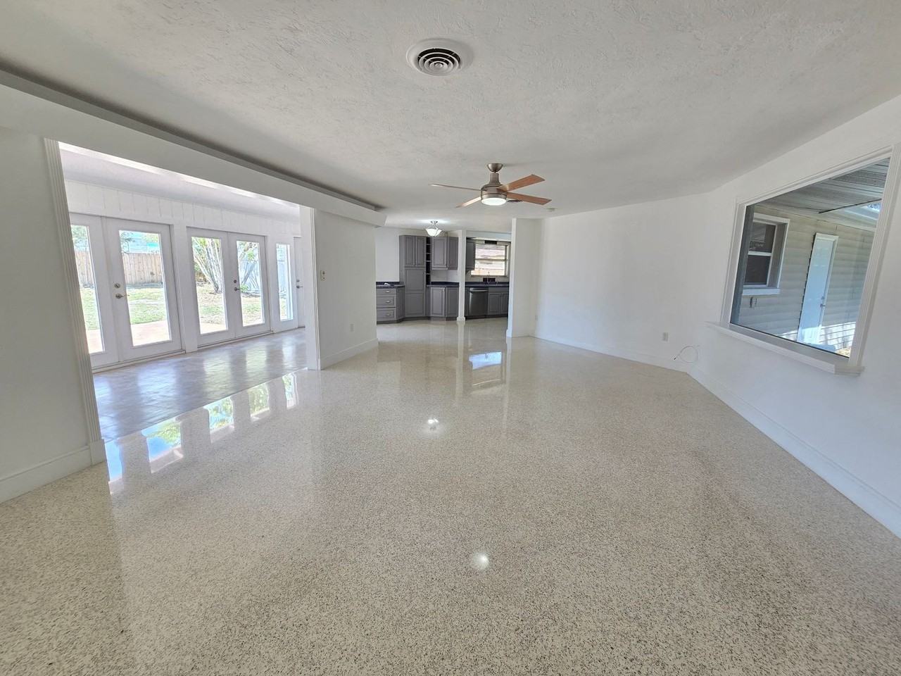 2101 Alvarado Ln - Photo 6 of 27