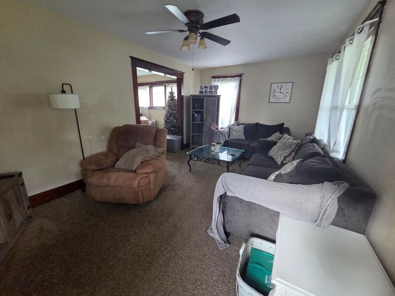227 Banning Ave - Photo 3 of 11