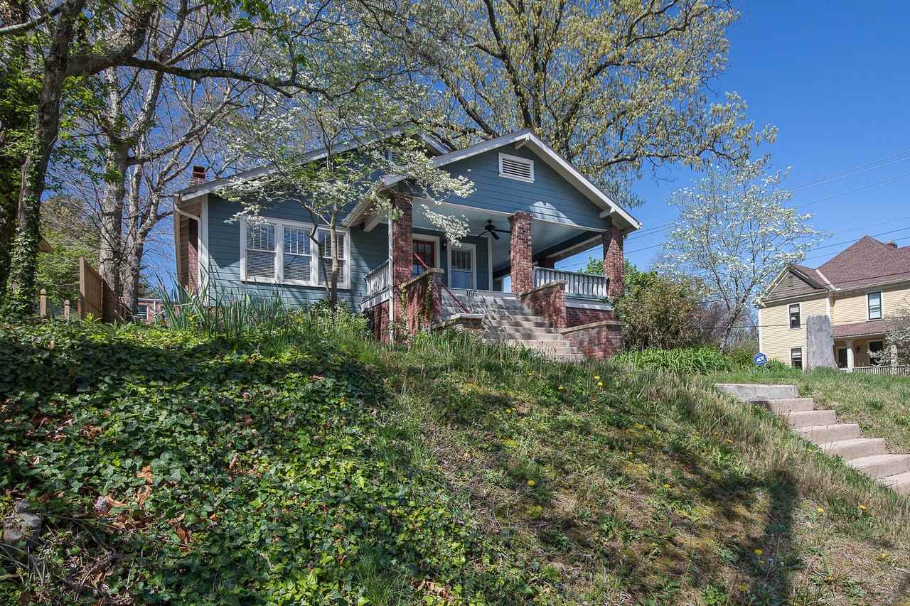 166 Flint St - Photo 3 of 31