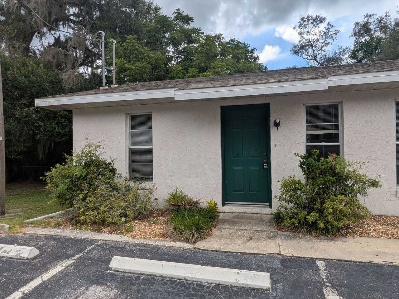 37232 Clinton Ave