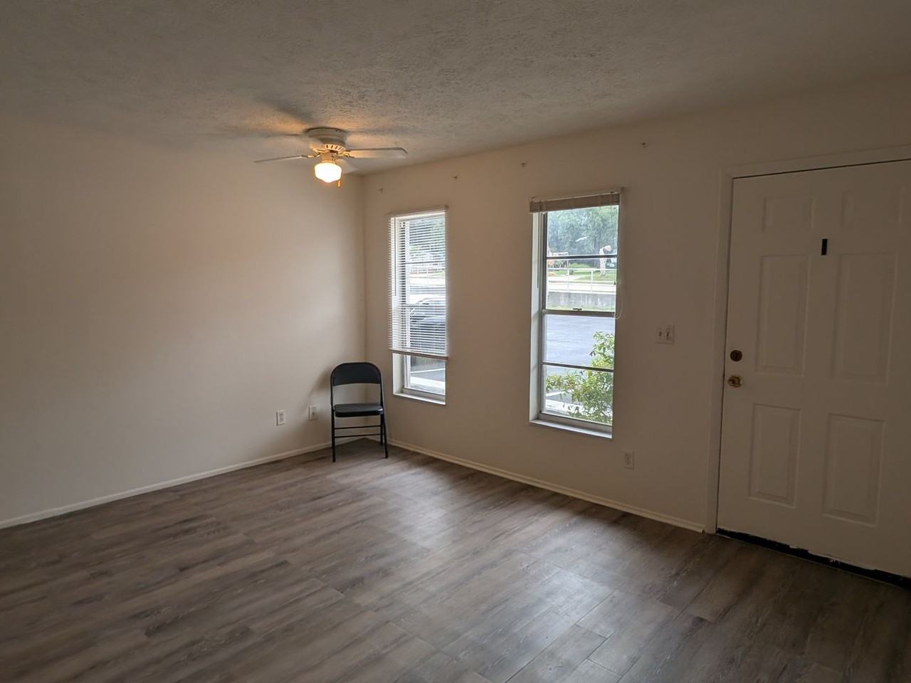37232 Clinton Ave - Photo 6 of 12