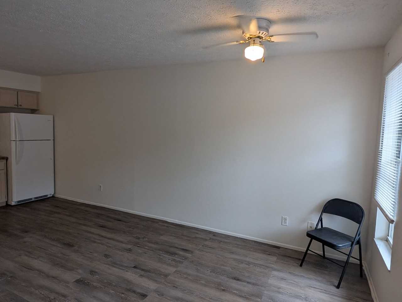 37232 Clinton Ave - Photo 7 of 12