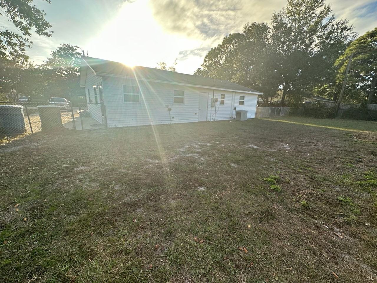 318 Wallington Rd - Photo 2 of 15