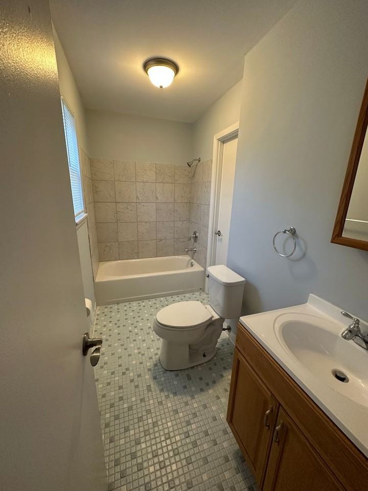 318 Wallington Rd - Photo 4 of 15