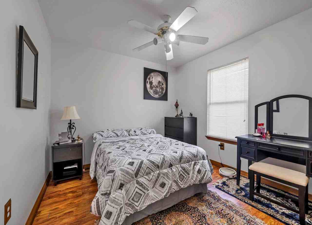 1852 Heartland Dr - Photo 4 of 21