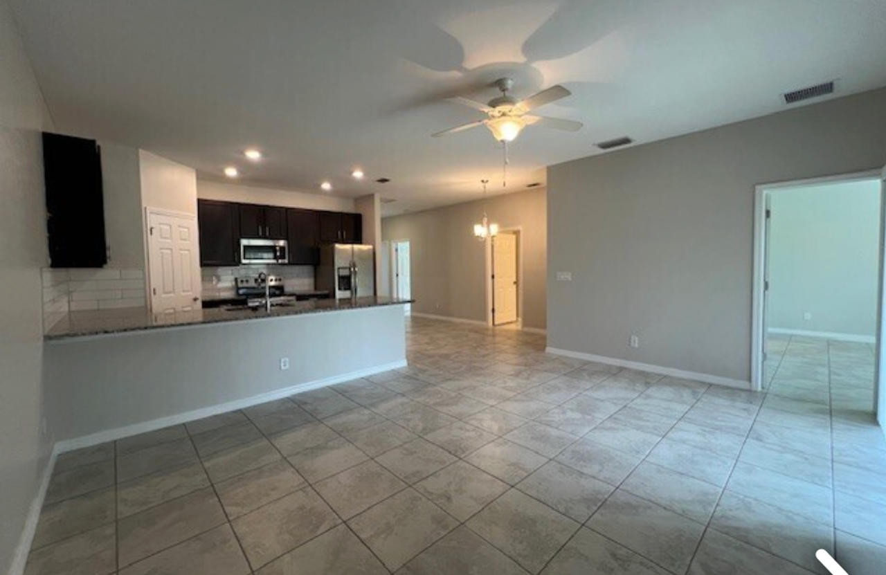 1039 San Cristobal Ave - Photo 3 of 17
