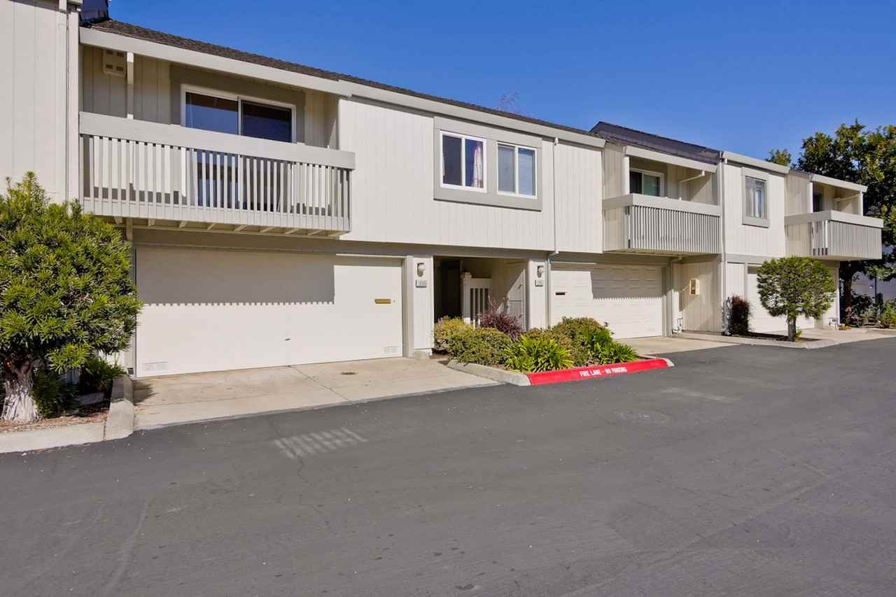 10995 Northseal Sq - Photo 5 of 47