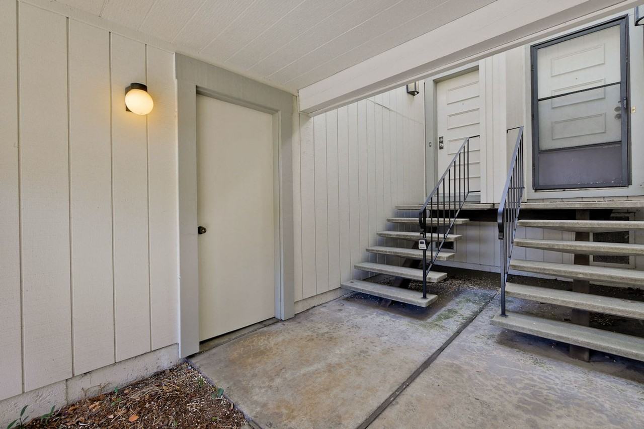 10995 Northseal Sq - Photo 7 of 47