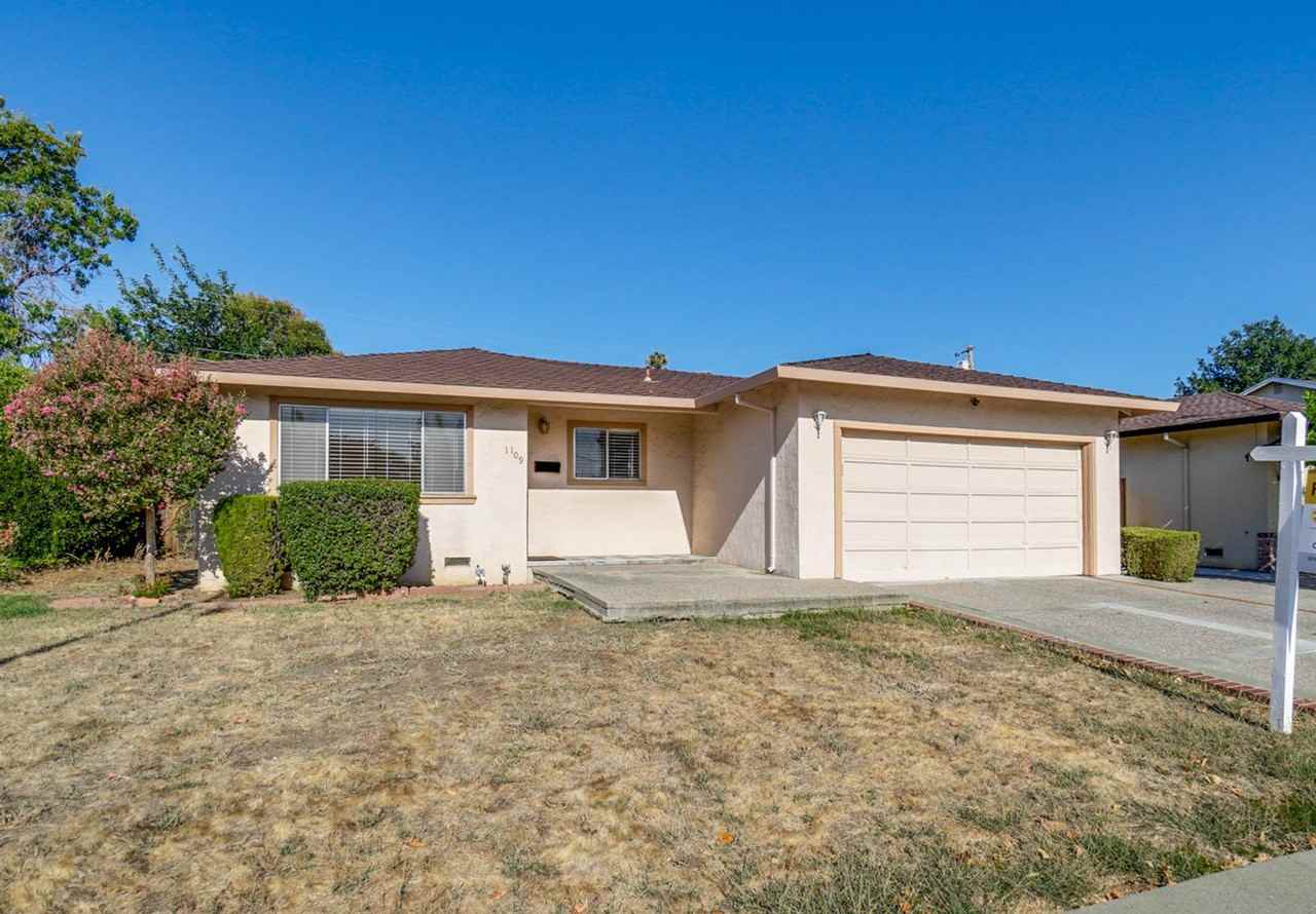 1109 White Cliff Dr - Photo 3 of 50