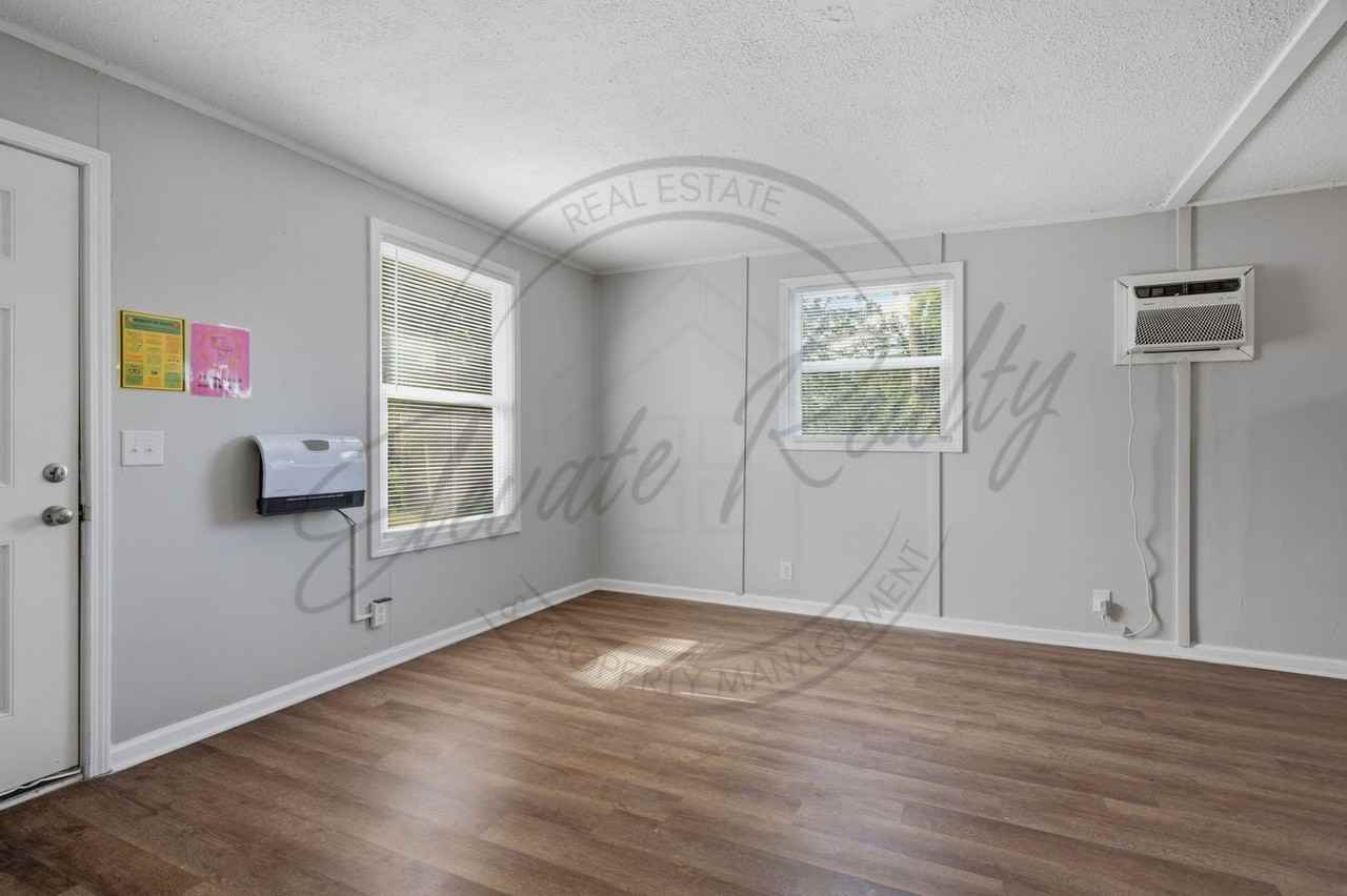 193 Welworth St - Photo 6 of 20