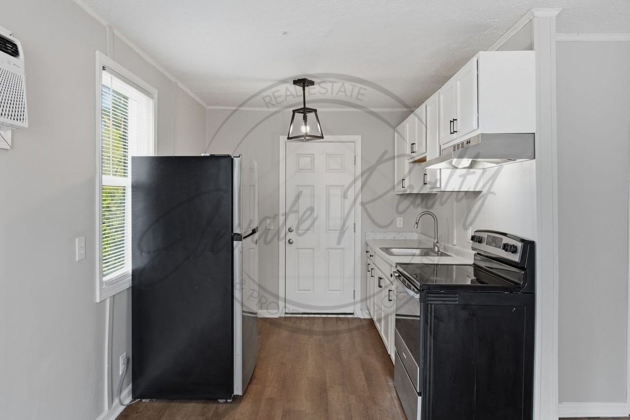 193 Welworth St - Photo 7 of 20