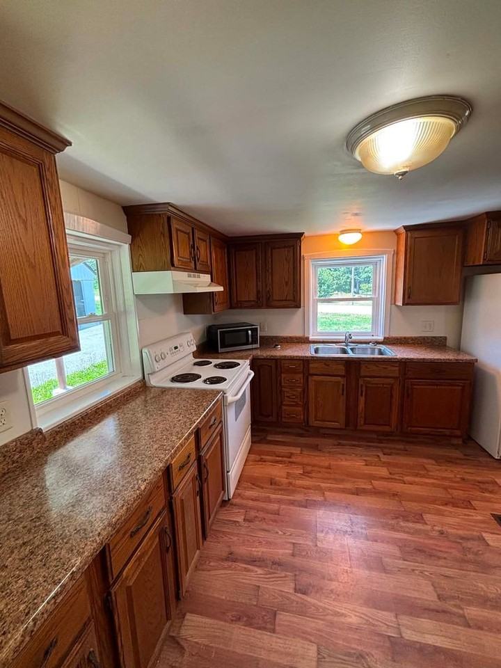 2900 Compass Rd - Photo 4 of 16