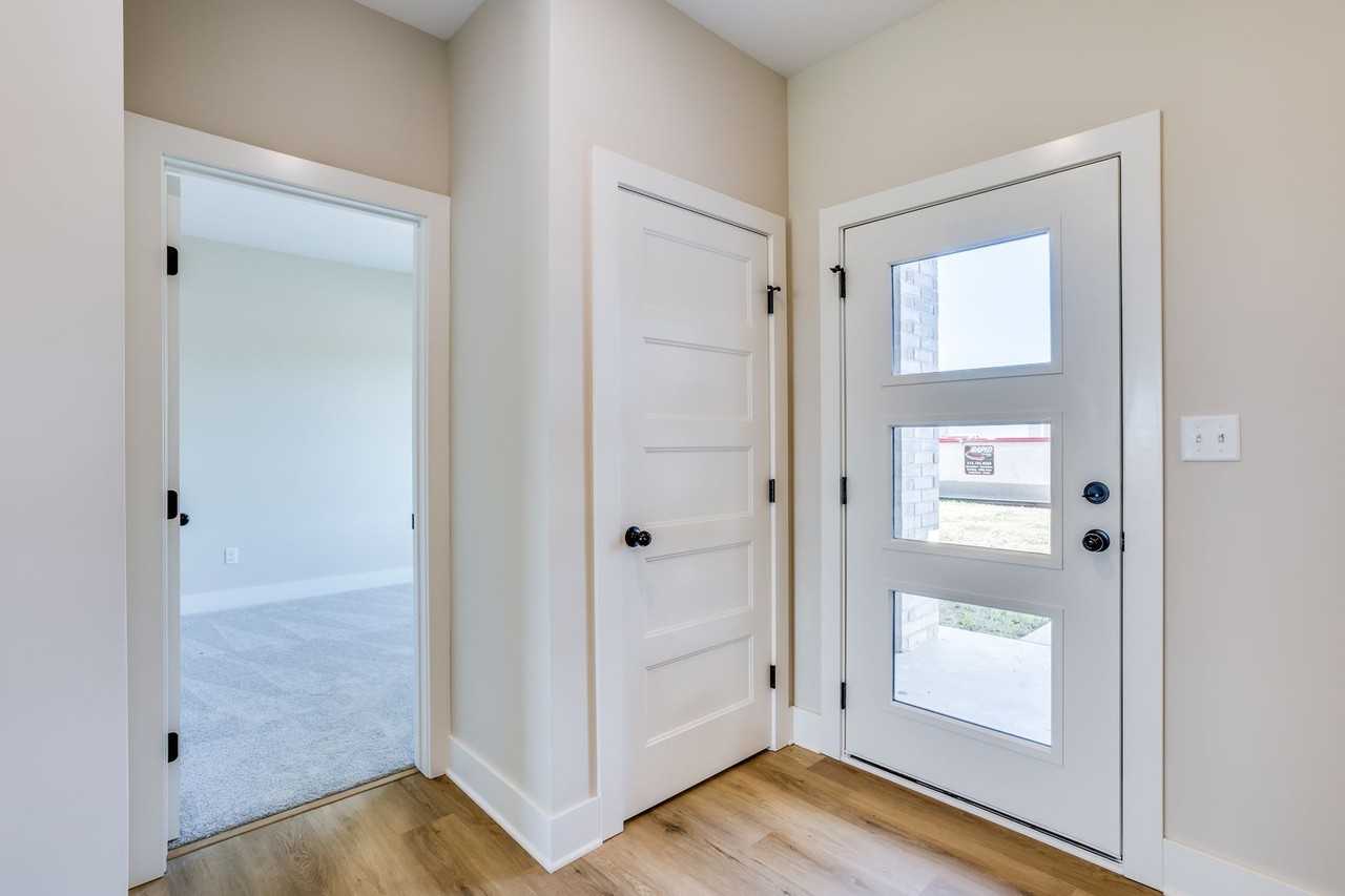 1017 Long Path St - Photo 3 of 27