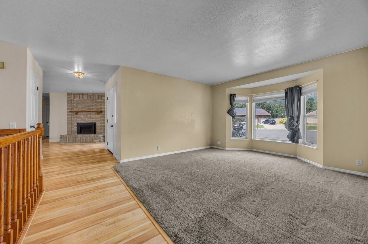 567 N Allanwood Pl - Photo 5 of 37