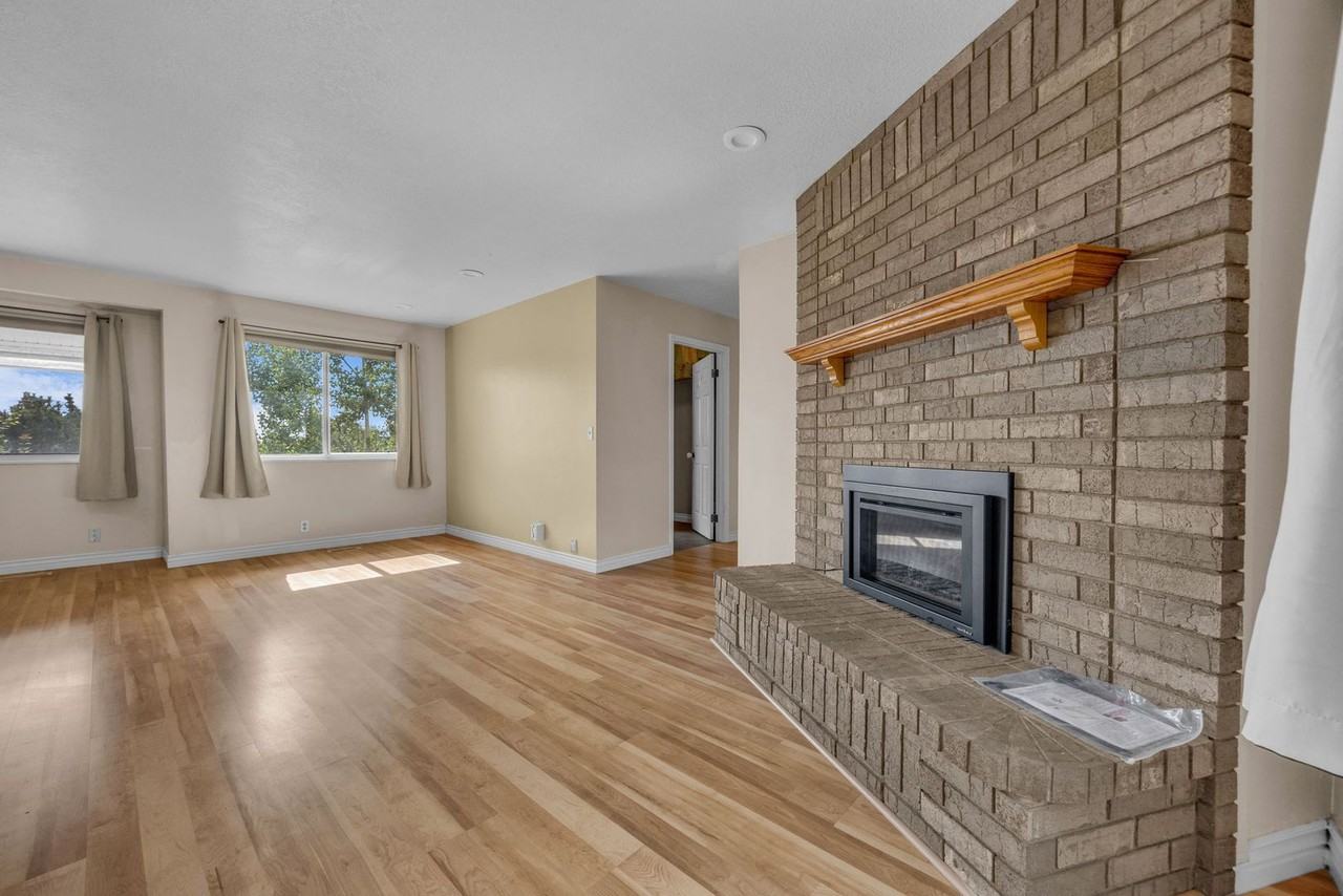 567 N Allanwood Pl - Photo 6 of 37