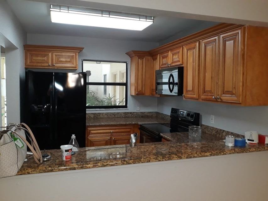 1477 Lake Crystal Dr - Photo 2 of 7