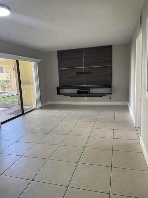 1477 Lake Crystal Dr - Photo 4 of 7