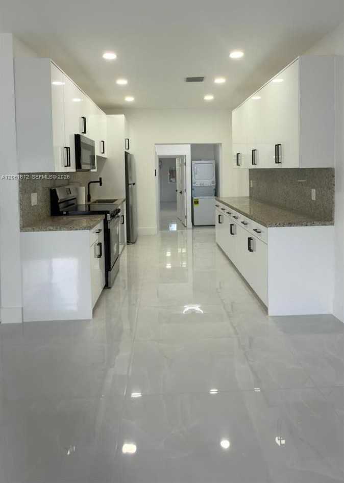 2480 Nw 87th Ter