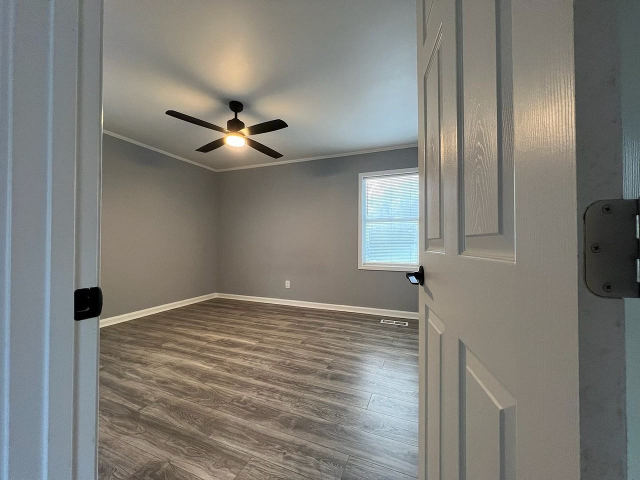 2903 Skyline Rd - Photo 4 of 9