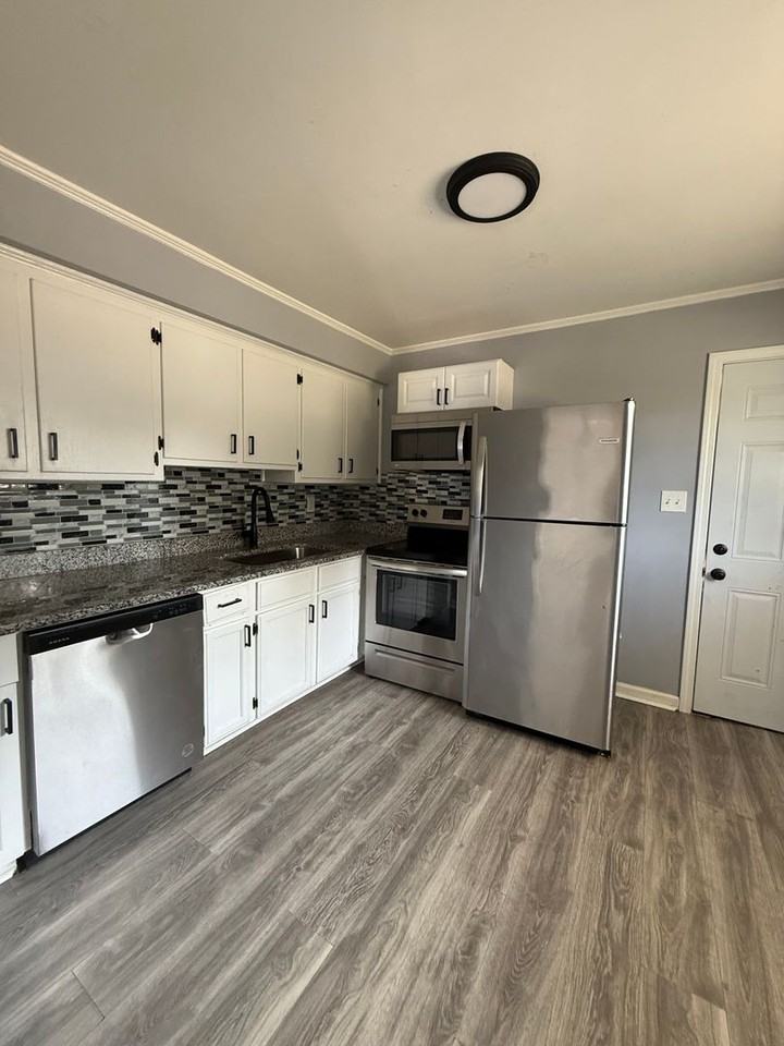 2909 Skyline Rd - Photo 3 of 6