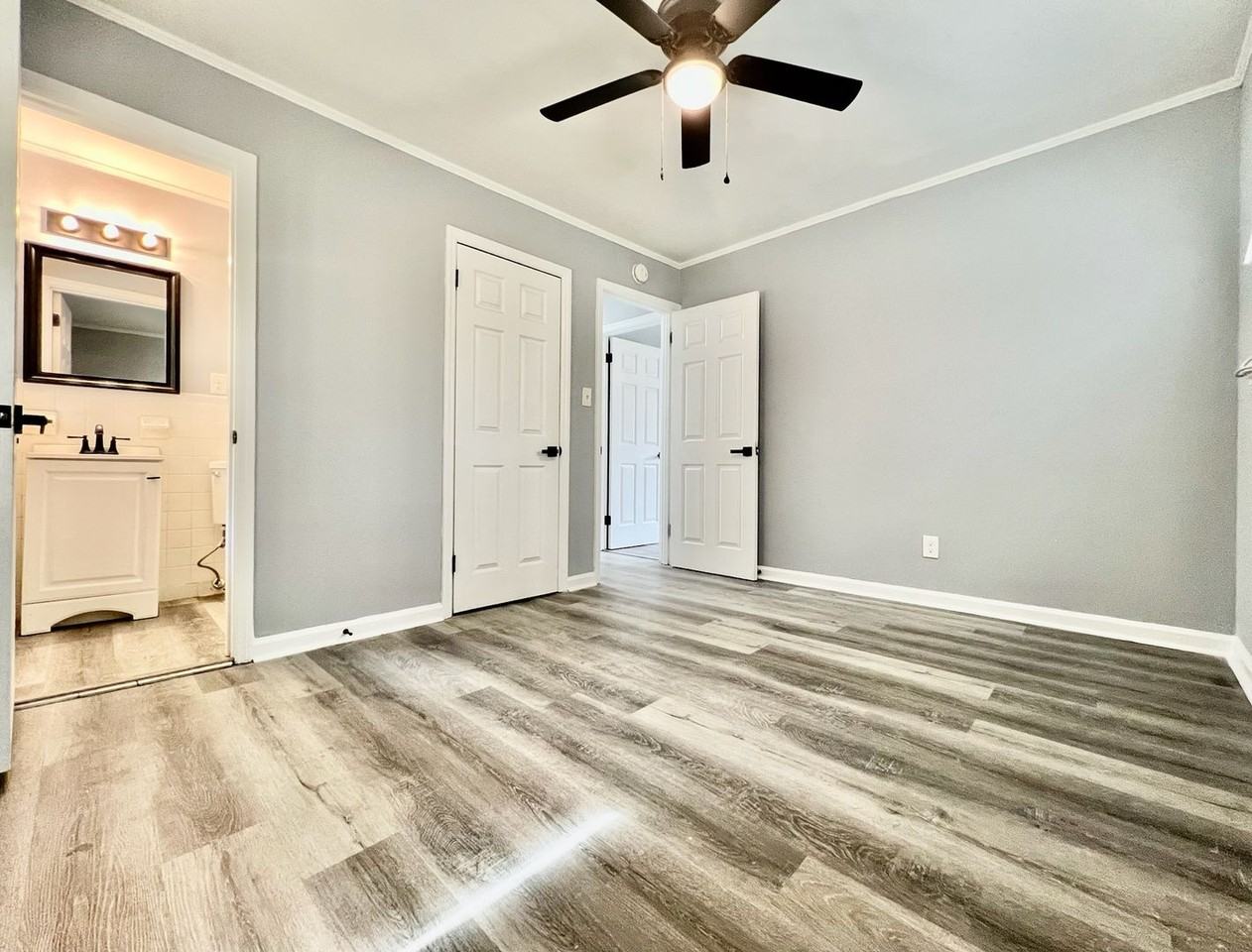 2901 Skyline Rd - Photo 4 of 10