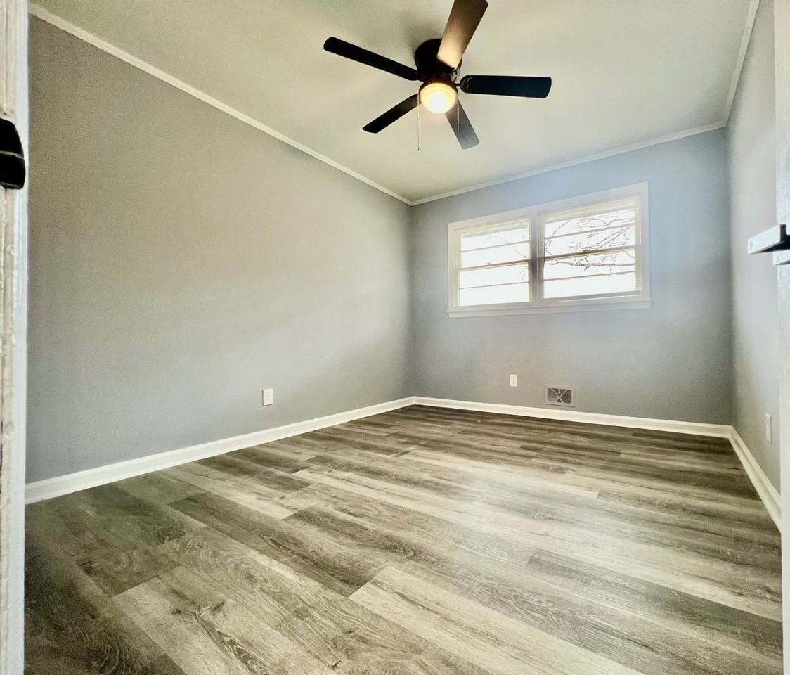 2901 Skyline Rd - Photo 6 of 10