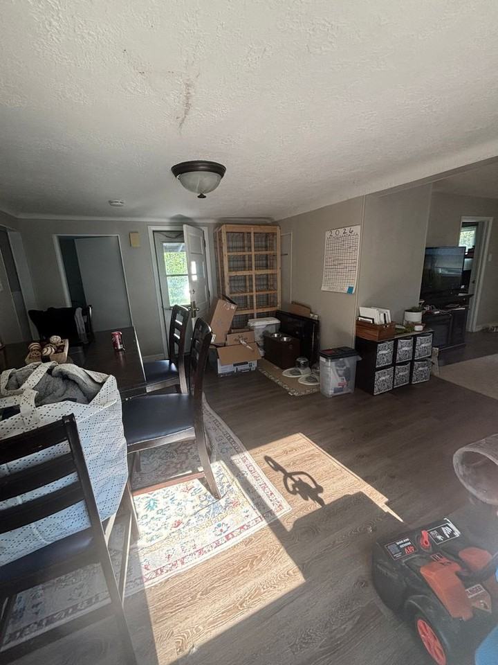 511 W 2nd St - Photo 5 of 9