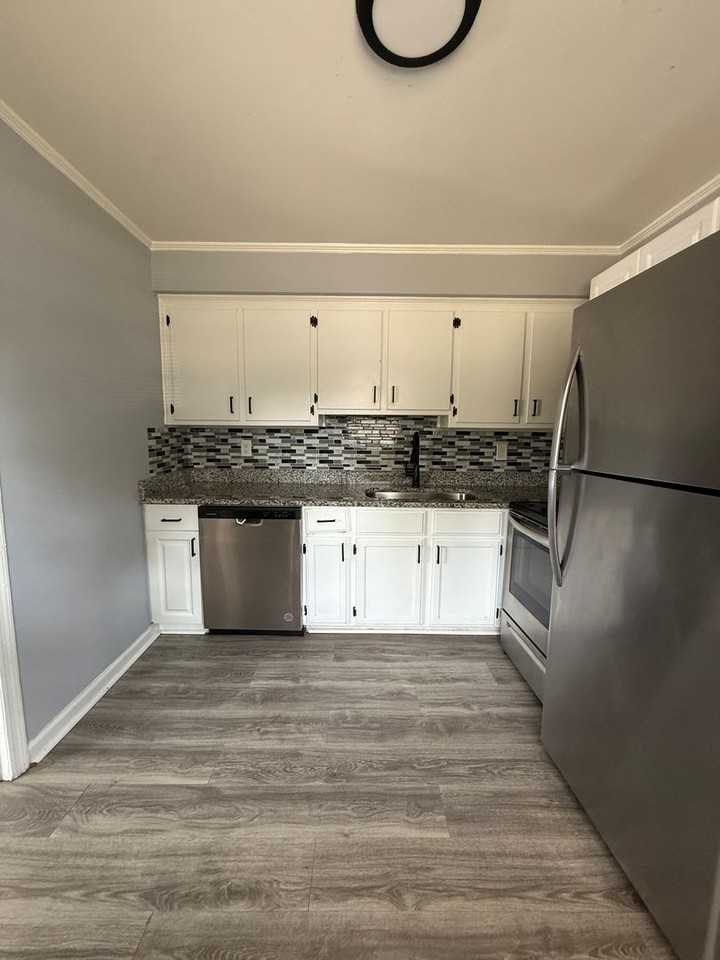 2913 Skyline Rd - Photo 5 of 9